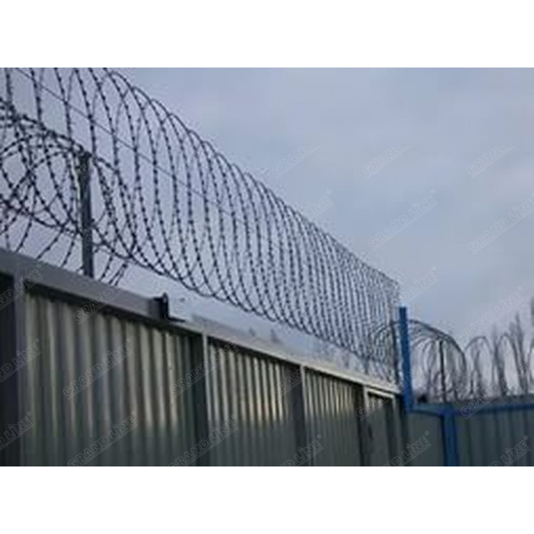 Плоский барьер безопасности из армированной колючей ленты: бухта 500мм витков в п.м. 4,4 ГОСТ 3282-74 (10м)