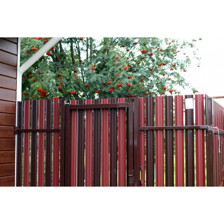 Штакетник М-образный А 0,45 PE-Double RAL 3005 красное вино