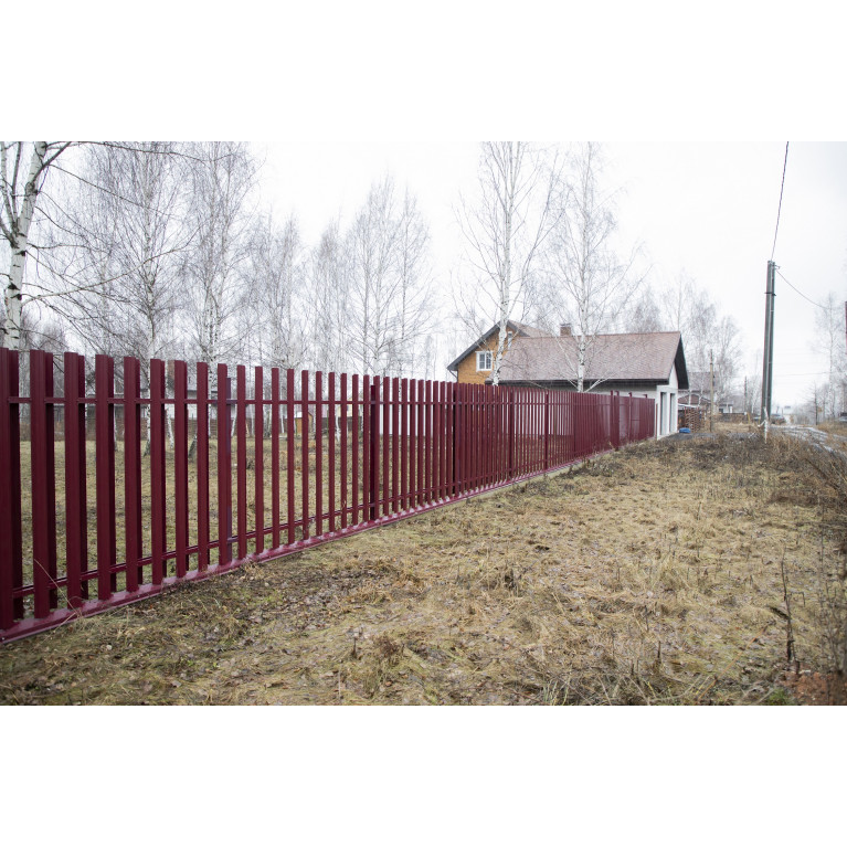 Штакетник П-образный А 0,45 PE RAL 3005 красное вино